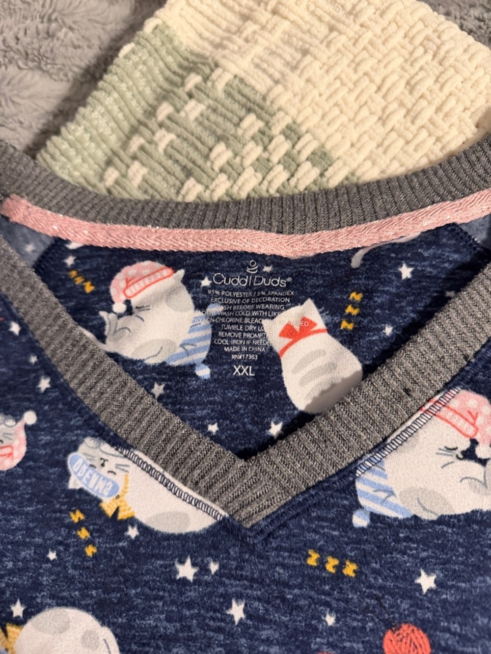 Women’s Cuddl Duds cat pajama set 🐱💙 - Picture 5 of 10